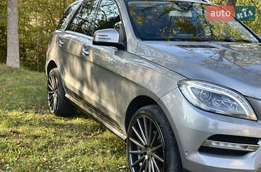 Позашляховик / Кросовер Mercedes-Benz M-Class 2012 в 