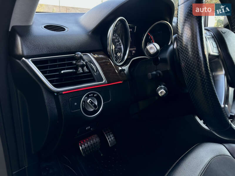 Позашляховик / Кросовер Mercedes-Benz M-Class 2012 в Ковелі