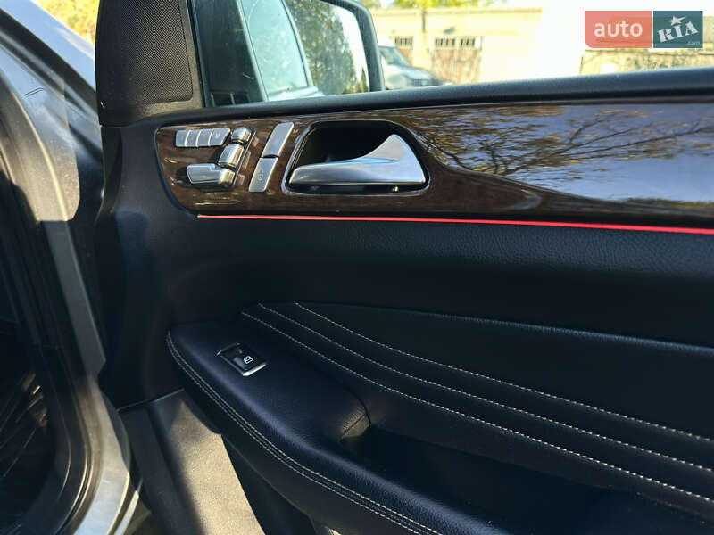 Позашляховик / Кросовер Mercedes-Benz M-Class 2012 в Ковелі