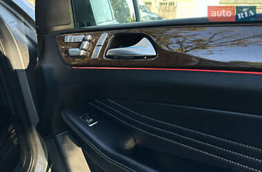 Позашляховик / Кросовер Mercedes-Benz M-Class 2012 в 