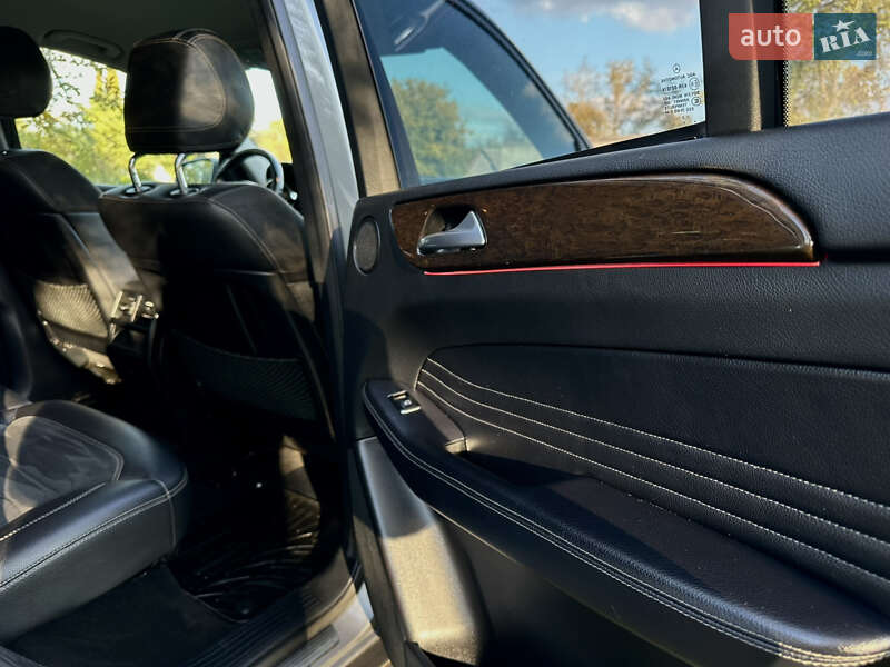 Позашляховик / Кросовер Mercedes-Benz M-Class 2012 в Ковелі