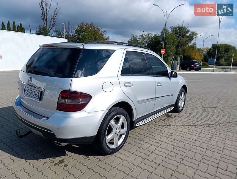 Позашляховик / Кросовер Mercedes-Benz M-Class 2005 в Чернівцях
