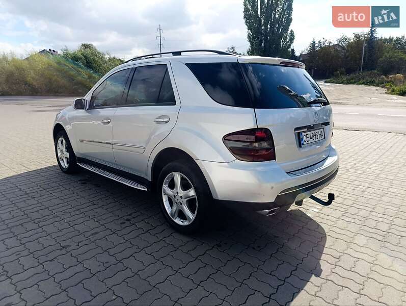 Позашляховик / Кросовер Mercedes-Benz M-Class 2005 в Чернівцях