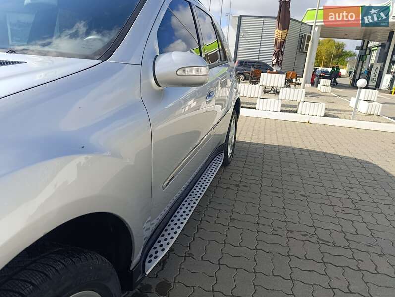 Позашляховик / Кросовер Mercedes-Benz M-Class 2005 в Чернівцях