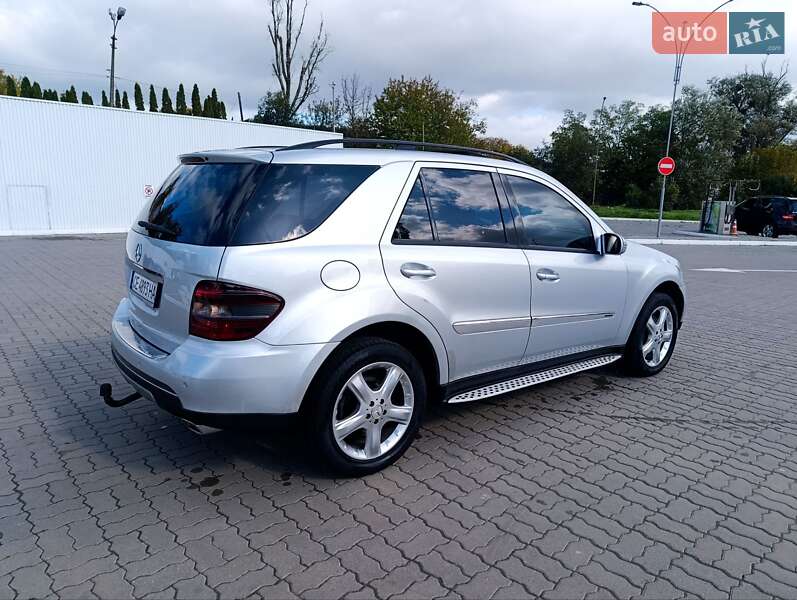 Позашляховик / Кросовер Mercedes-Benz M-Class 2005 в Чернівцях