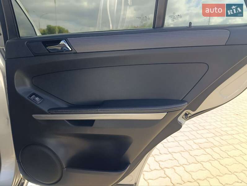 Позашляховик / Кросовер Mercedes-Benz M-Class 2005 в Чернівцях