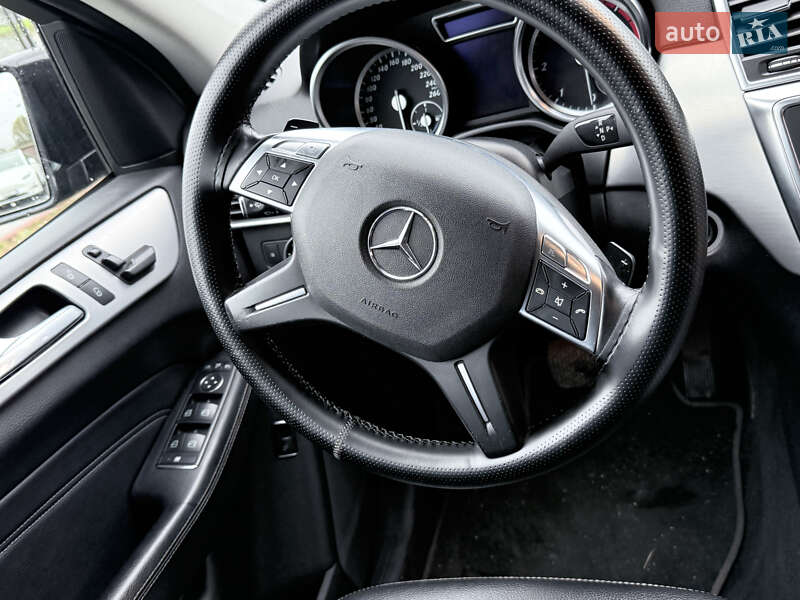 Позашляховик / Кросовер Mercedes-Benz M-Class 2013 в Києві