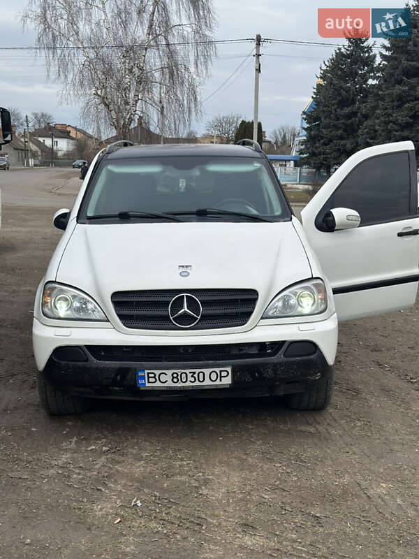 Позашляховик / Кросовер Mercedes-Benz M-Class 2002 в Дубні