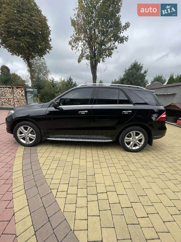 Внедорожник / Кроссовер Mercedes-Benz M-Class 2013 в Долине