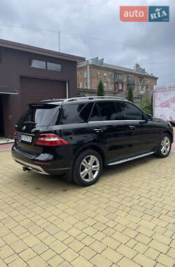 Внедорожник / Кроссовер Mercedes-Benz M-Class 2013 в 