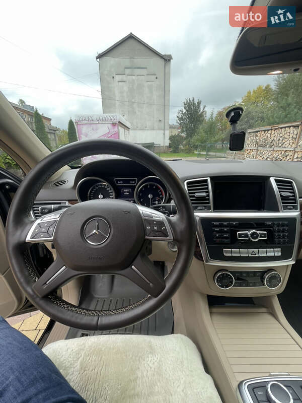 Внедорожник / Кроссовер Mercedes-Benz M-Class 2013 в Долине