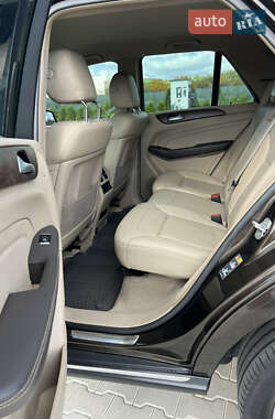 Позашляховик / Кросовер Mercedes-Benz M-Class 2013 в 