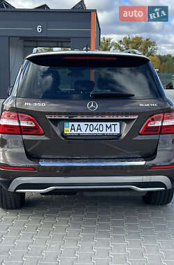 Позашляховик / Кросовер Mercedes-Benz M-Class 2013 в 