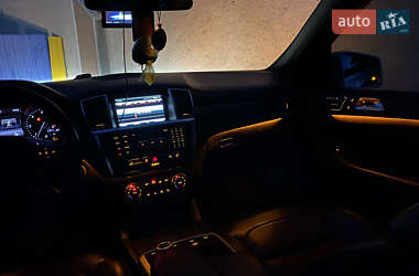 Внедорожник / Кроссовер Mercedes-Benz M-Class 2013 в 