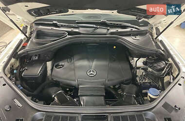 Внедорожник / Кроссовер Mercedes-Benz M-Class 2013 в 
