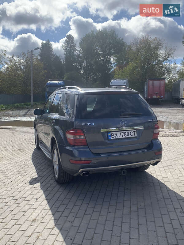 Внедорожник / Кроссовер Mercedes-Benz M-Class 2010 в Хмельницком
