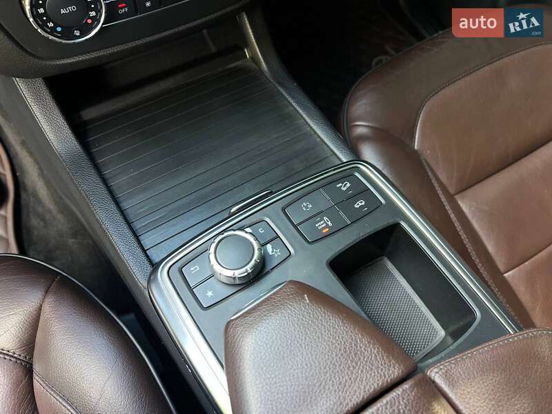 Внедорожник / Кроссовер Mercedes-Benz M-Class 2012 в Одессе