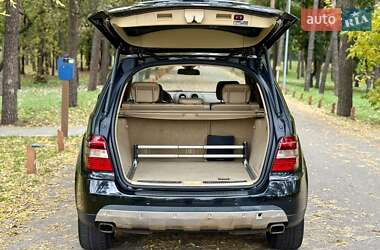 Позашляховик / Кросовер Mercedes-Benz M-Class 2009 в 