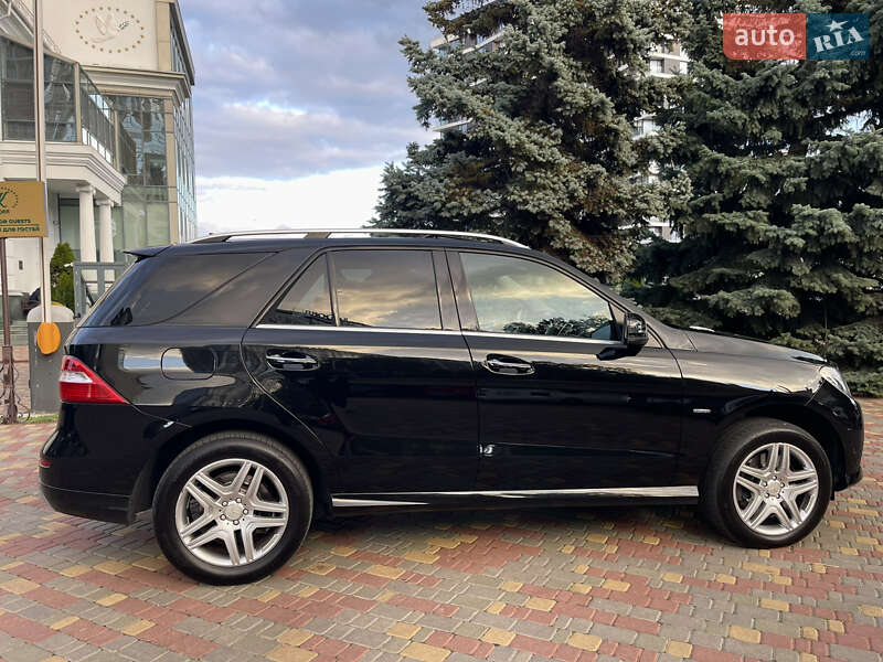 Внедорожник / Кроссовер Mercedes-Benz M-Class 2013 в Одессе
