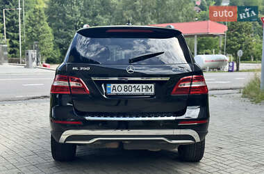 Позашляховик / Кросовер Mercedes-Benz M-Class 2013 в 