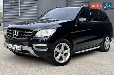 Внедорожник / Кроссовер Mercedes-Benz M-Class 2011 в 