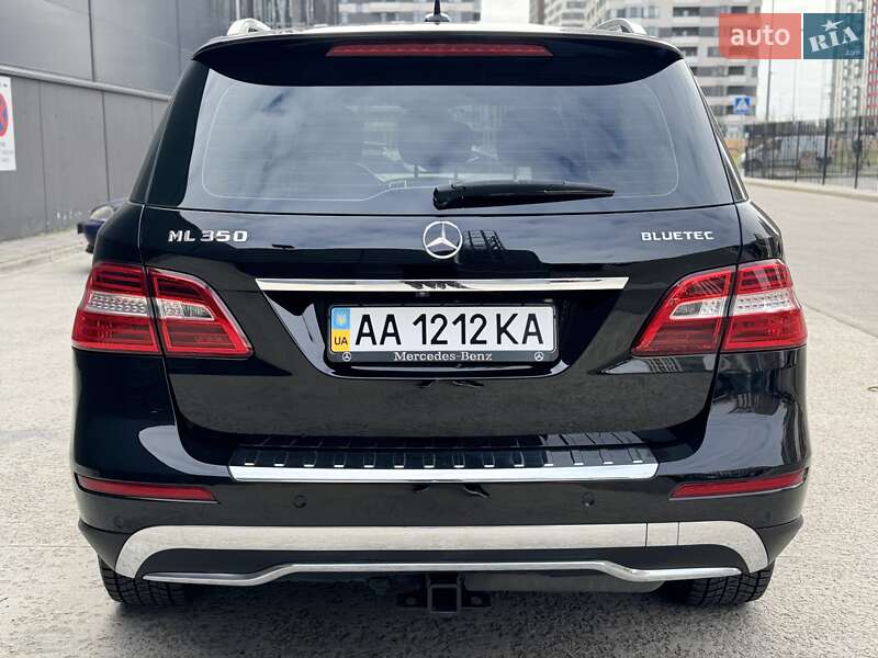 Внедорожник / Кроссовер Mercedes-Benz M-Class 2011 в Киеве