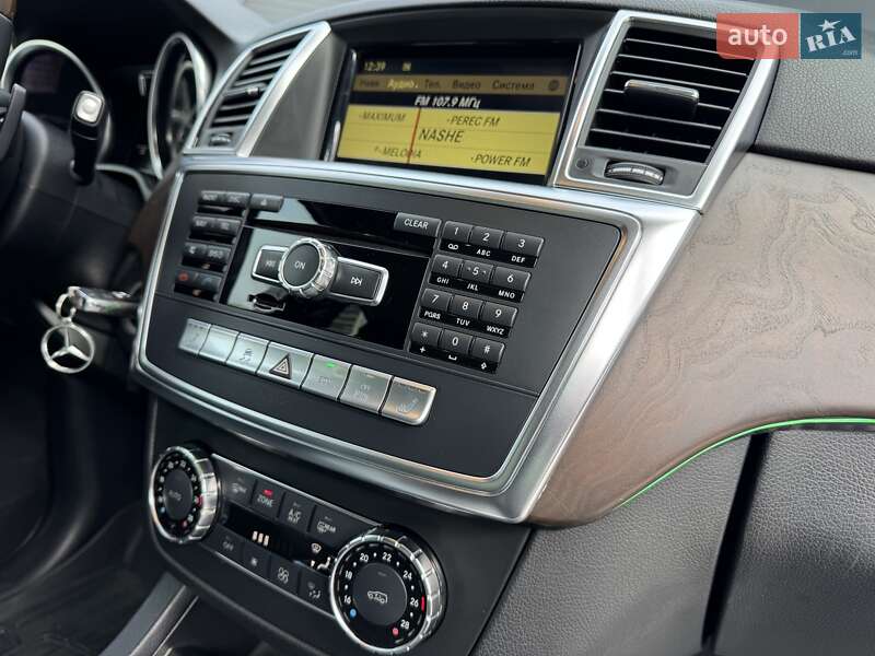 Внедорожник / Кроссовер Mercedes-Benz M-Class 2011 в Киеве