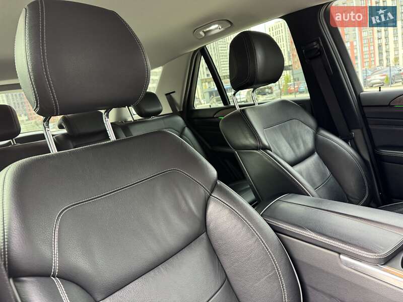 Внедорожник / Кроссовер Mercedes-Benz M-Class 2011 в Киеве