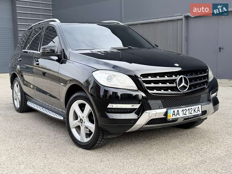 Внедорожник / Кроссовер Mercedes-Benz M-Class 2011 в Киеве