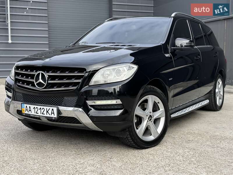 Внедорожник / Кроссовер Mercedes-Benz M-Class 2011 в Киеве