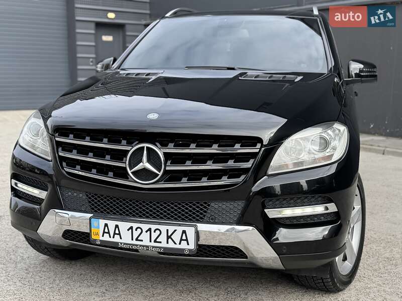 Внедорожник / Кроссовер Mercedes-Benz M-Class 2011 в Киеве