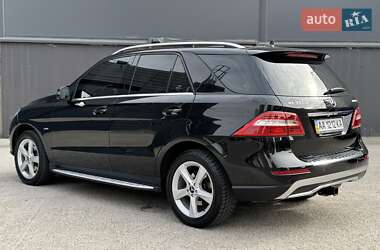 Внедорожник / Кроссовер Mercedes-Benz M-Class 2011 в 