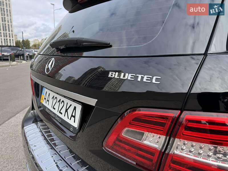 Внедорожник / Кроссовер Mercedes-Benz M-Class 2011 в Киеве