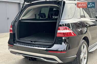 Внедорожник / Кроссовер Mercedes-Benz M-Class 2011 в 