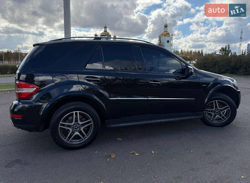 Внедорожник / Кроссовер Mercedes-Benz M-Class 2010 в Кривом Роге