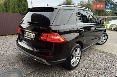 Позашляховик / Кросовер Mercedes-Benz M-Class 2011 в 