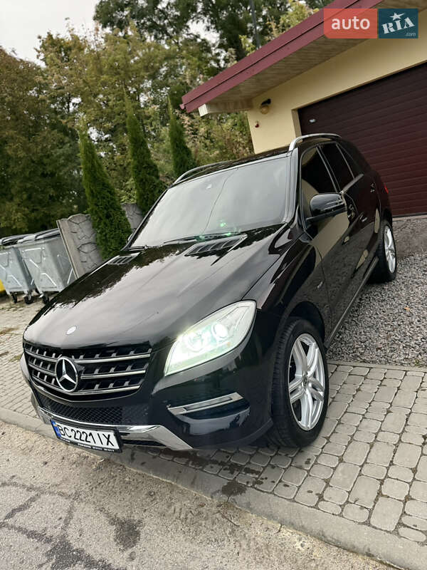 Внедорожник / Кроссовер Mercedes-Benz M-Class 2011 в Львове