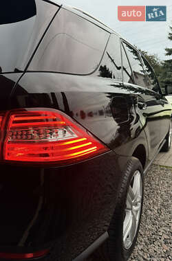 Позашляховик / Кросовер Mercedes-Benz M-Class 2011 в 