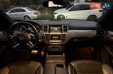 Позашляховик / Кросовер Mercedes-Benz M-Class 2011 в 