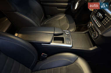 Позашляховик / Кросовер Mercedes-Benz M-Class 2011 в 