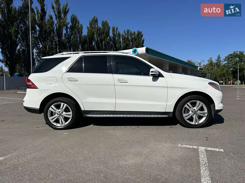 Внедорожник / Кроссовер Mercedes-Benz M-Class 2015 в Киеве