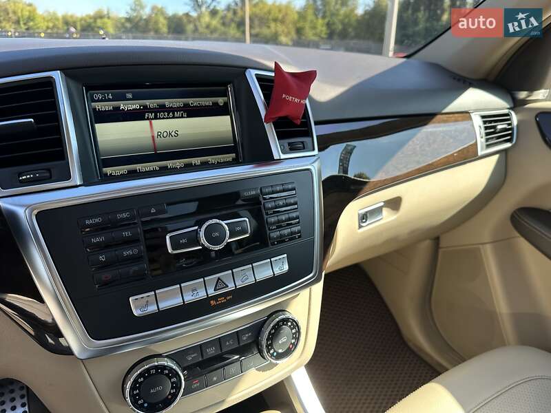 Внедорожник / Кроссовер Mercedes-Benz M-Class 2015 в Киеве