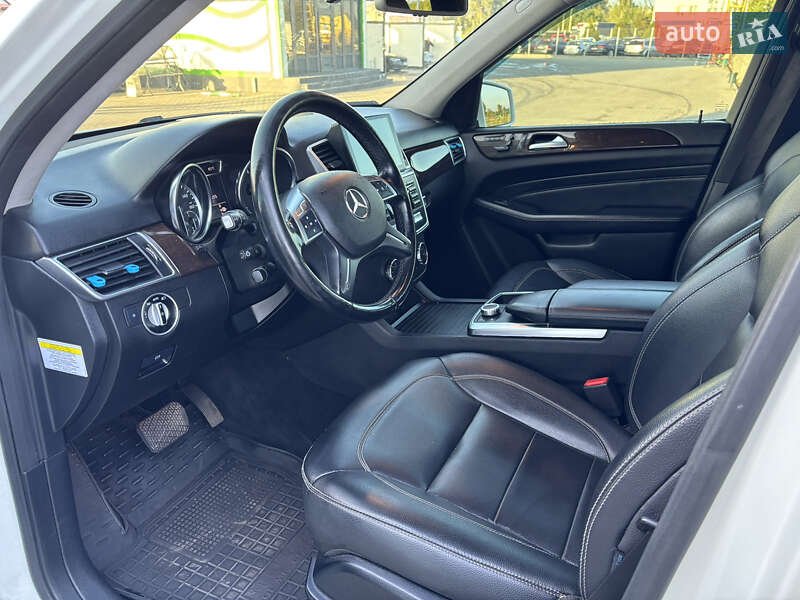 Позашляховик / Кросовер Mercedes-Benz M-Class 2012 в Нововолинську фото 34 Позашляховик / Кросовер Mercedes-Benz M-Class 2012 в Нововолинську