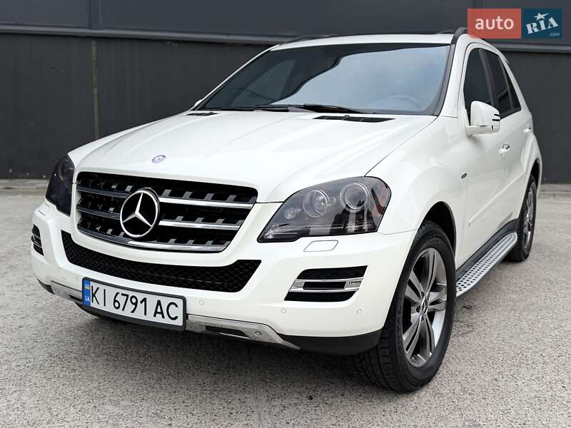 Позашляховик / Кросовер Mercedes-Benz M-Class 2010 в Києві