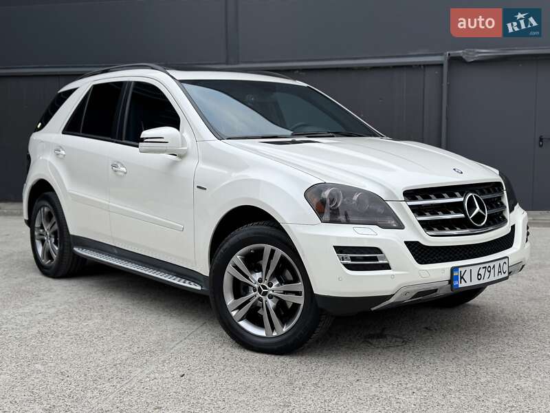 Позашляховик / Кросовер Mercedes-Benz M-Class 2010 в Києві