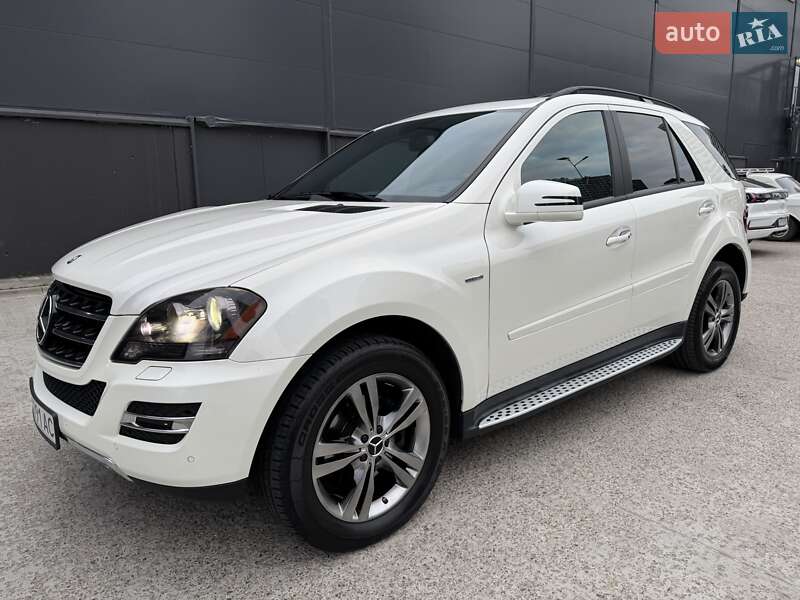 Позашляховик / Кросовер Mercedes-Benz M-Class 2010 в Києві