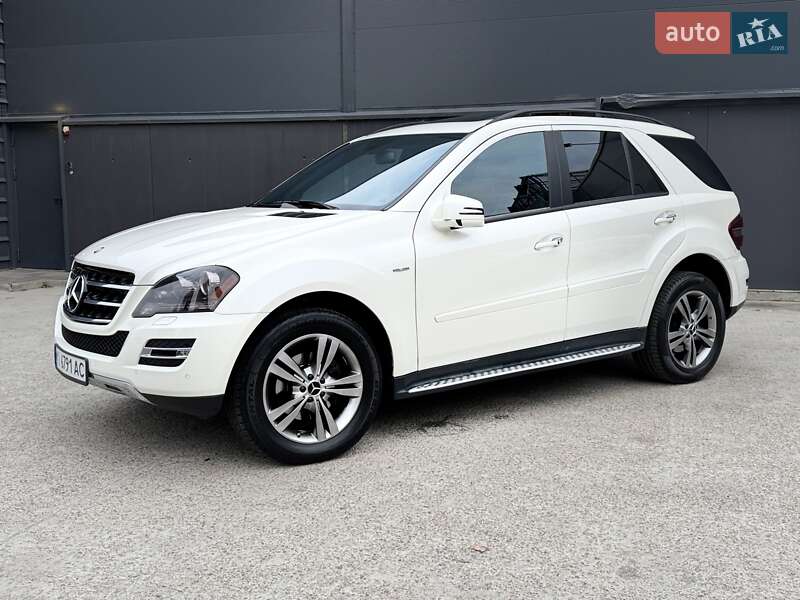 Позашляховик / Кросовер Mercedes-Benz M-Class 2010 в Києві