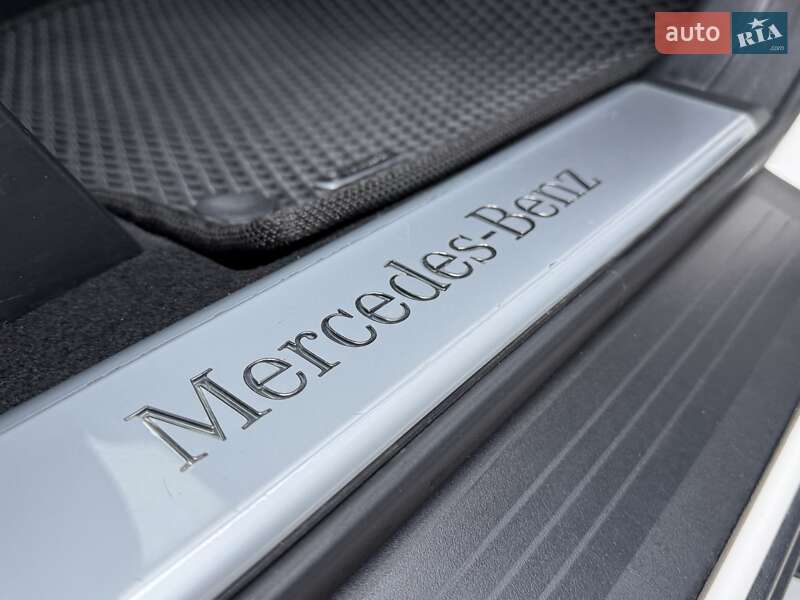 Позашляховик / Кросовер Mercedes-Benz M-Class 2010 в Києві