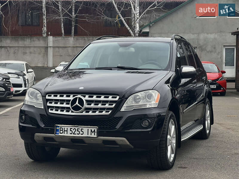 Mercedes-Benz M-Class 2009 Mercedes-Benz M-Class 2009