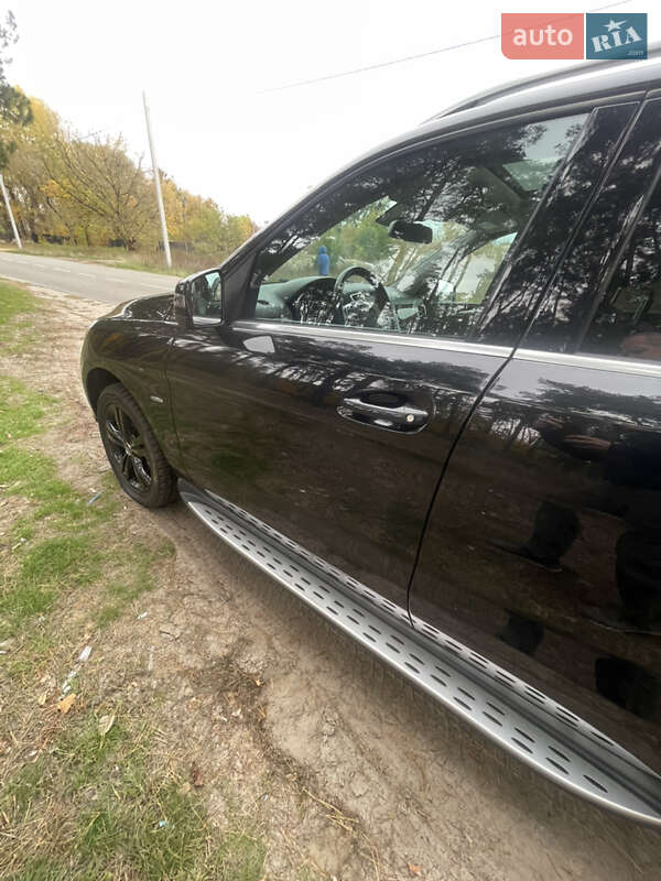 Внедорожник / Кроссовер Mercedes-Benz M-Class 2011 в Киеве